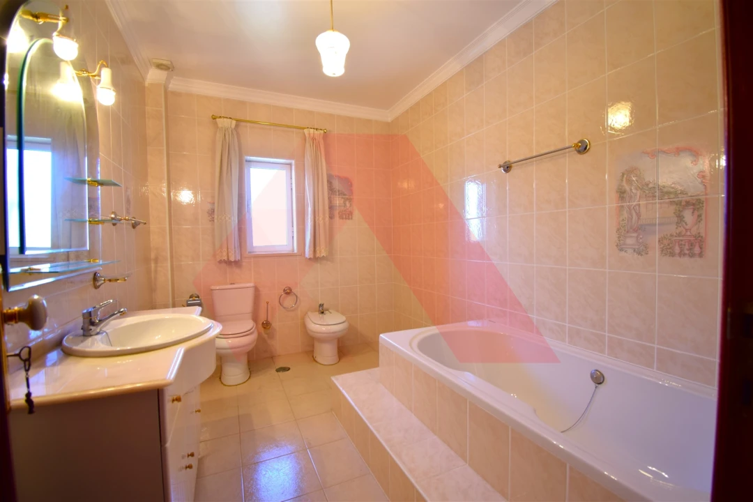 Moradia T5 para Venda em Côja e Barril de Alva Foto 17