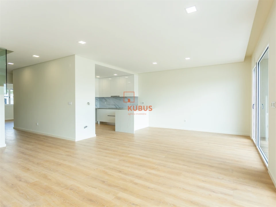 Moradia T4 para Venda em Nossa Sra de Fatima Foto 4