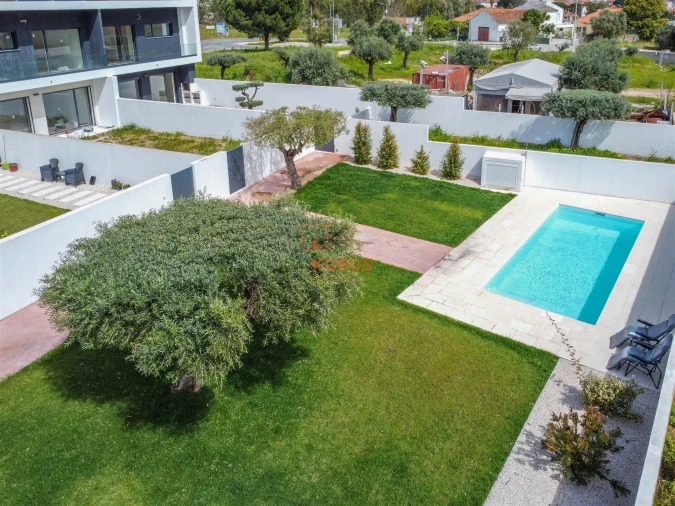 Moradia T4 para Venda em Nossa Sra de Fatima Foto 1