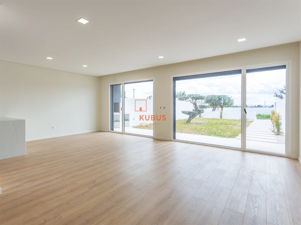 Moradia T4 para Venda em Nossa Sra de Fatima Foto 3