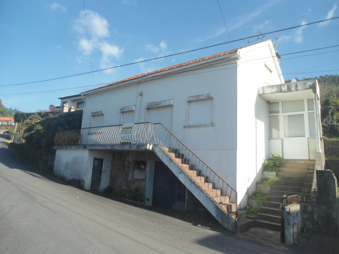 Moradia T3 para Venda em Gondarem Foto 1