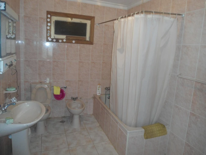 Moradia T3 para Venda em Gondarem Foto 9