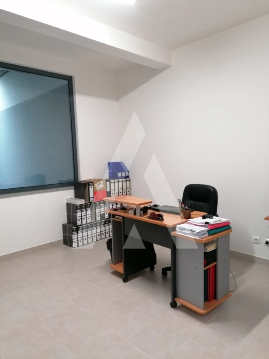 Armazém para Venda em Moita Foto 1