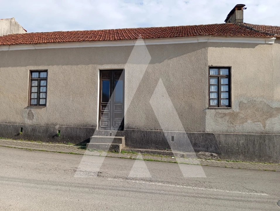 Moradia T2 para Venda em Oiã Foto 2