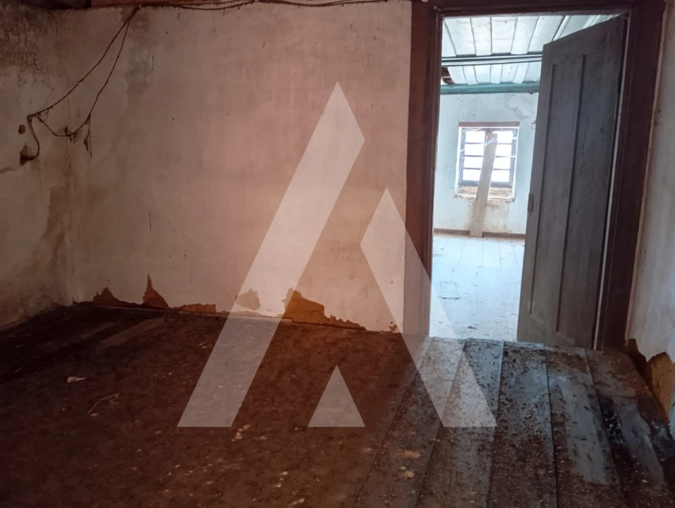 Moradia T2 para Venda em Oiã Foto 9