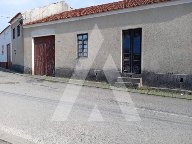 Moradia T2 para Venda em Oiã