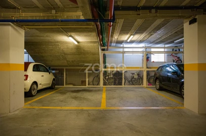 Apartamento T3 para Arrendamento em Aldoar, Foz do Douro e Nevogilde