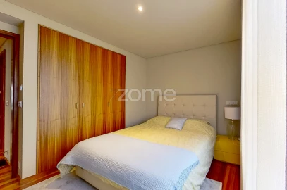 Apartamento T3 para Arrendamento em Aldoar, Foz do Douro e Nevogilde