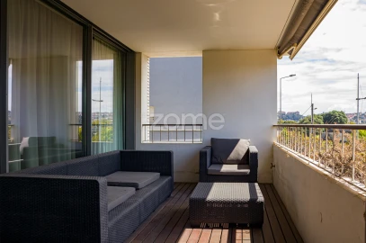 Apartamento T3 para Arrendamento em Aldoar, Foz do Douro e Nevogilde