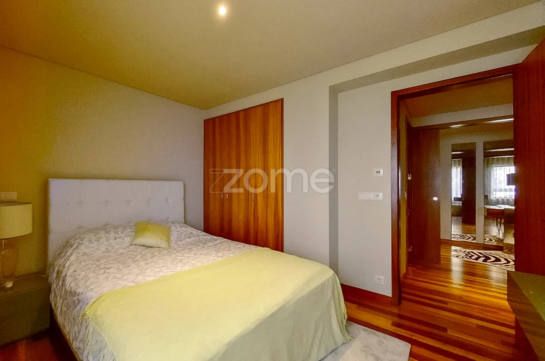 Apartamento T3 para Arrendamento em Aldoar, Foz do Douro e Nevogilde Foto 14