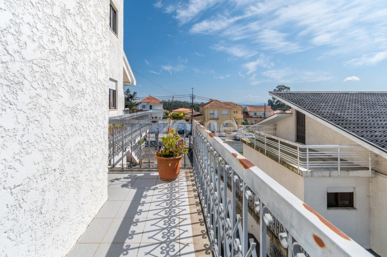 Moradia T4 para Venda em Sandim, Olival, Lever e Crestuma Foto 46