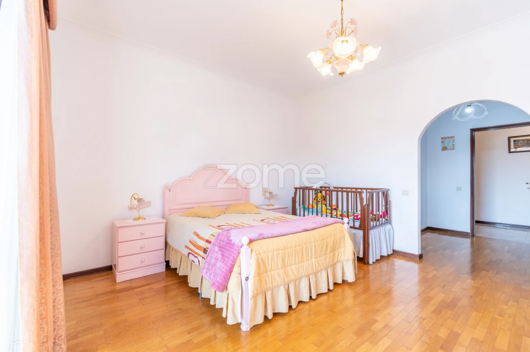 Moradia T4 para Venda em Sandim, Olival, Lever e Crestuma Foto 12