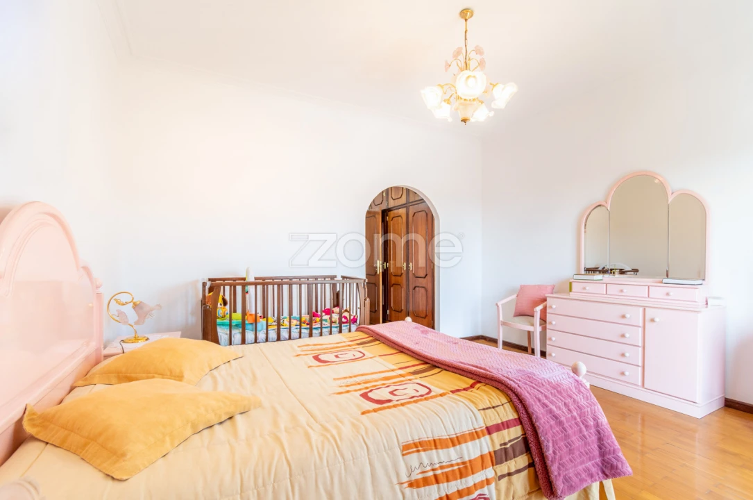 Moradia T4 para Venda em Sandim, Olival, Lever e Crestuma Foto 11