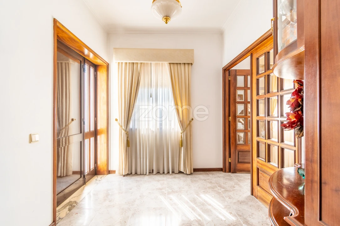 Moradia T4 para Venda em Sandim, Olival, Lever e Crestuma Foto 21