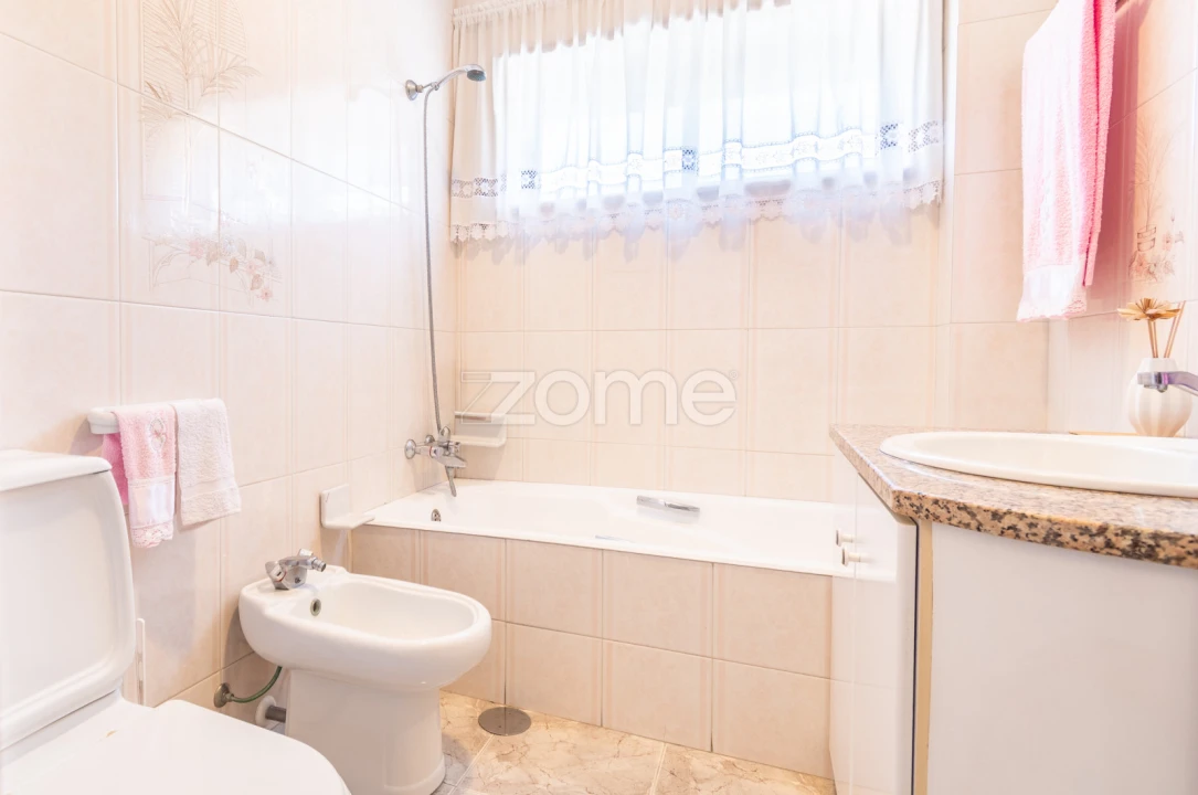 Moradia T4 para Venda em Sandim, Olival, Lever e Crestuma Foto 30