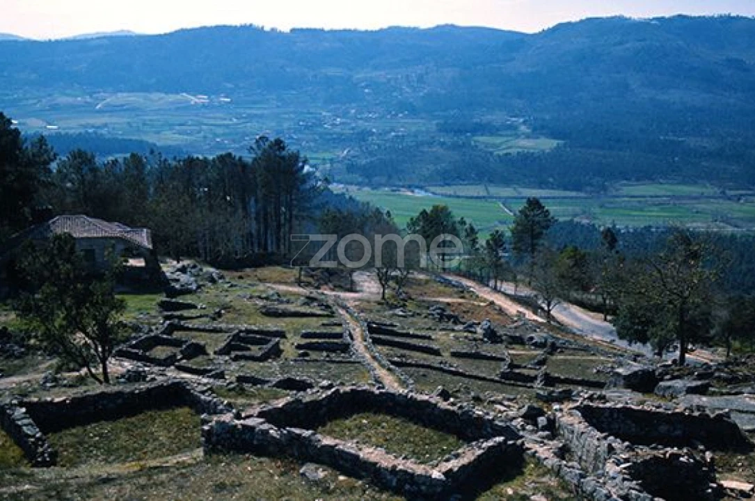 Moradia T3 para Venda em Briteiros São Salvador e Briteiros Santa Leocádia Foto 11