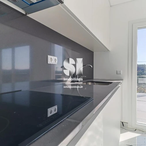 Moradia T4 para Venda em Antuzede e Vil de Matos Foto 2