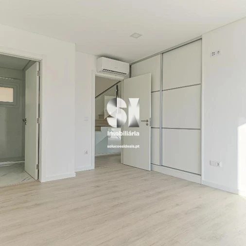 Moradia T4 para Venda em Antuzede e Vil de Matos Foto 18