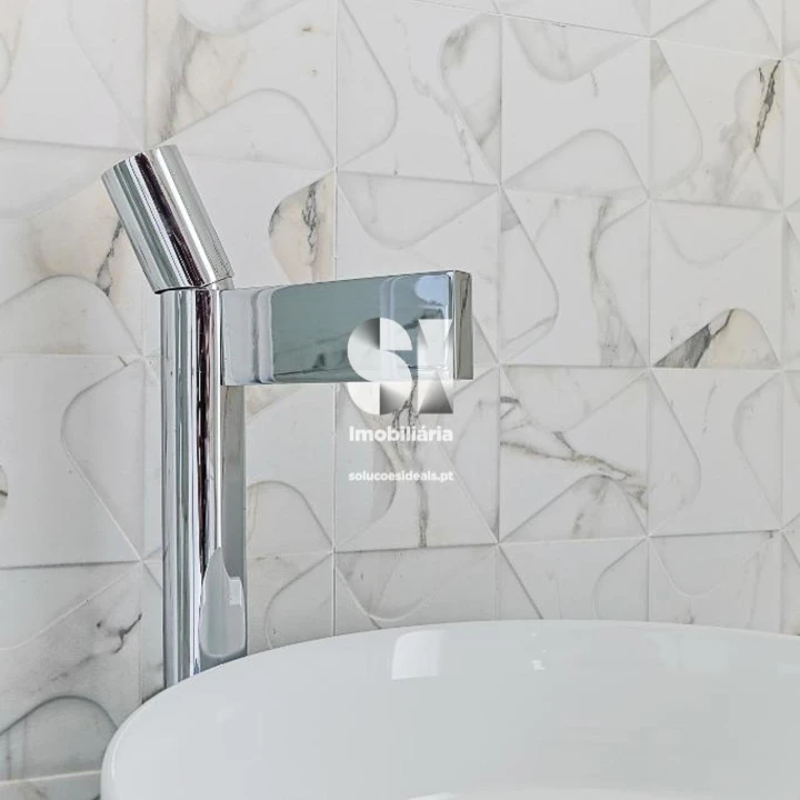 Moradia T4 para Venda em Antuzede e Vil de Matos Foto 16