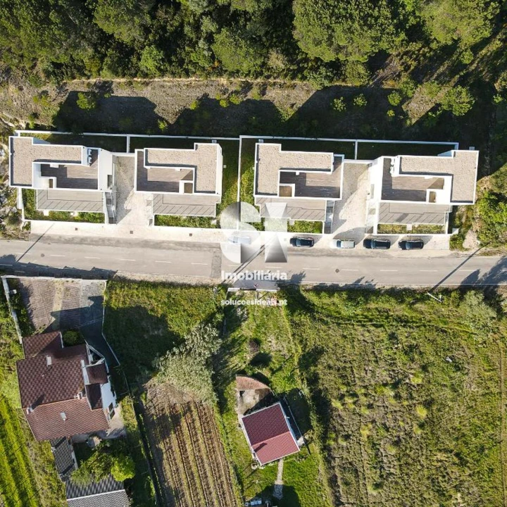 Moradia T4 para Venda em Antuzede e Vil de Matos Foto 23