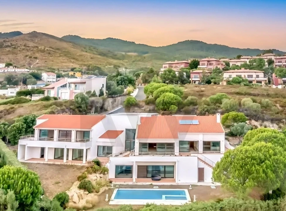 Moradia T6 para Venda em Alcabideche Foto 3