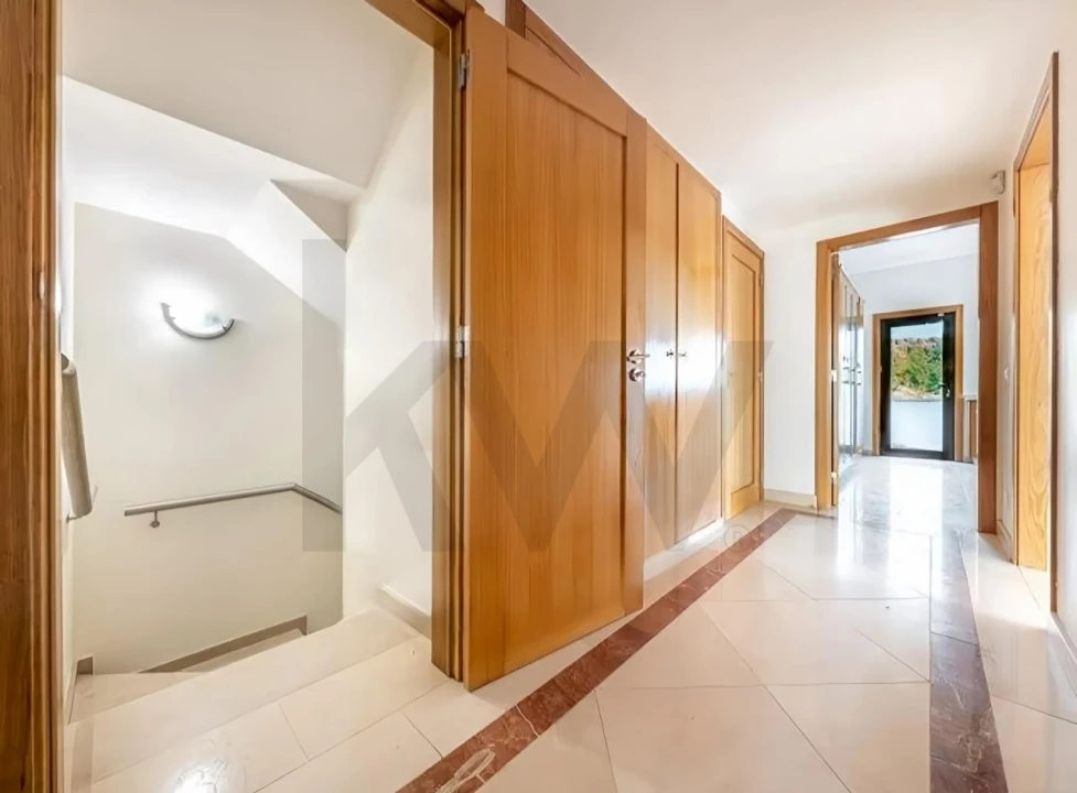 Moradia T6 para Venda em Alcabideche Foto 13