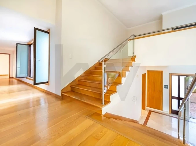 Moradia T6 para Venda em Alcabideche Foto 19