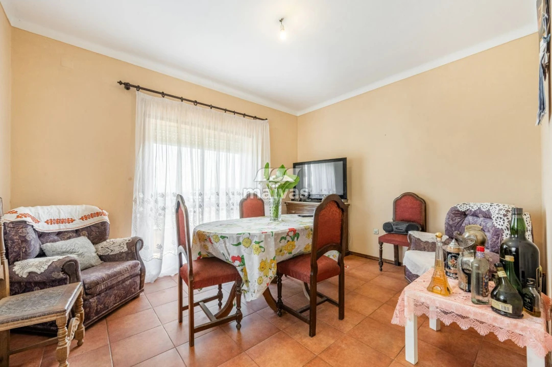 Moradia T4 para Venda em Pico de Regalados, Gondiães e Mós Foto 4