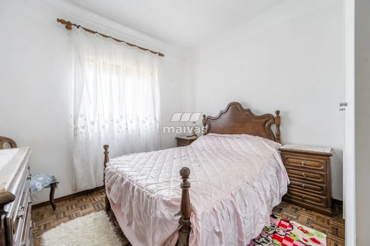 Moradia T4 para Venda em Pico de Regalados, Gondiães e Mós Foto 5