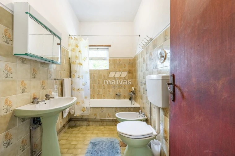 Moradia T4 para Venda em Pico de Regalados, Gondiães e Mós Foto 8