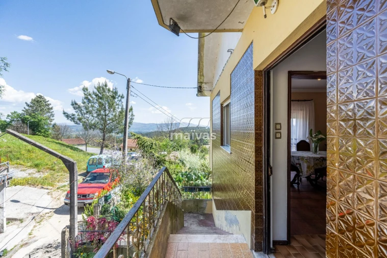 Moradia T4 para Venda em Pico de Regalados, Gondiães e Mós Foto 10