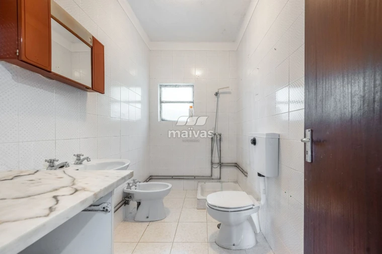 Moradia T4 para Venda em Pico de Regalados, Gondiães e Mós Foto 17