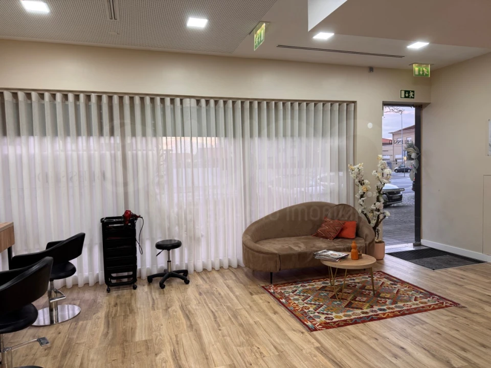 Negócio para Venda em Ramalde Foto 3