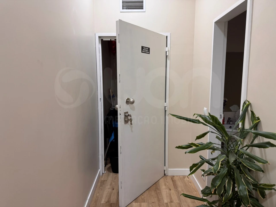 Negócio para Venda em Ramalde Foto 16