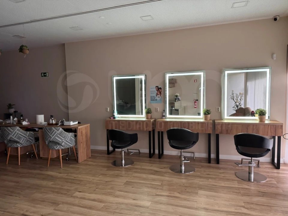 Negócio para Venda em Ramalde Foto 9