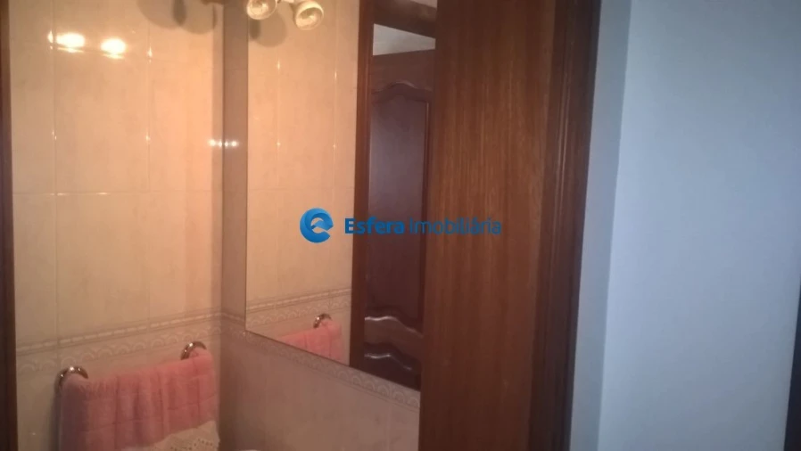 Moradia T4 para Venda em Cidade da Maia Foto 11