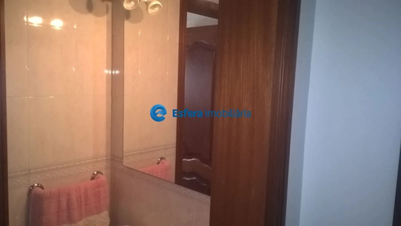 Moradia T4 para Venda em Cidade da Maia Foto 11