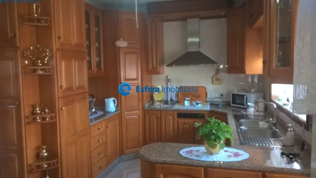 Moradia T4 para Venda em Cidade da Maia Foto 9