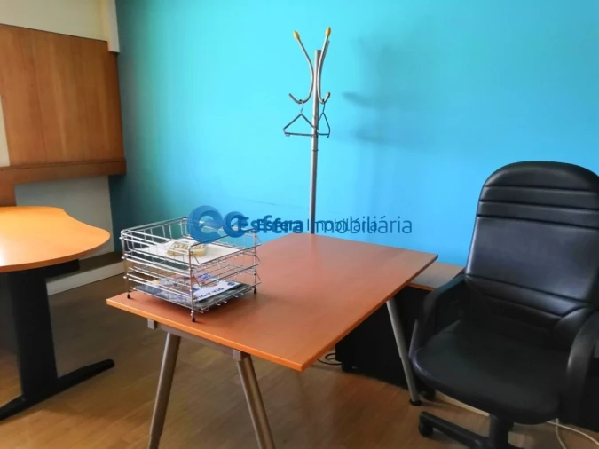 Loja para Venda em Cidade da Maia Foto 4