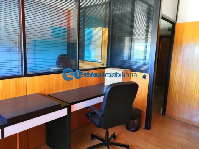 Loja para Venda em Cidade da Maia Foto 7