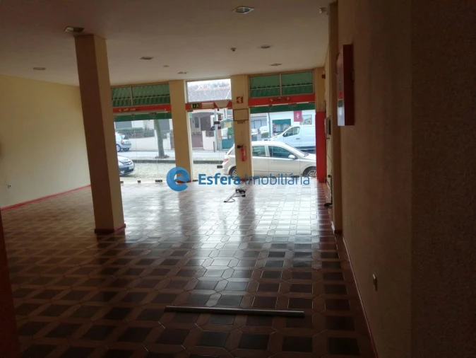 Loja para Venda em Alfena Foto 2