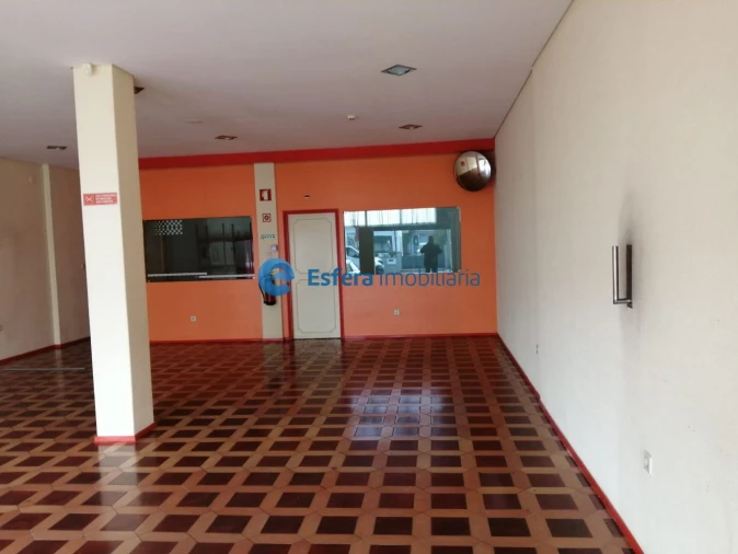 Loja para Venda em Alfena Foto 4