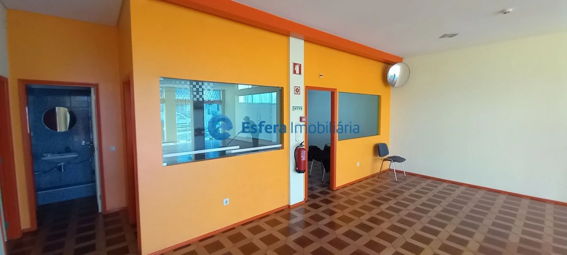 Loja para Venda em Alfena Foto 8