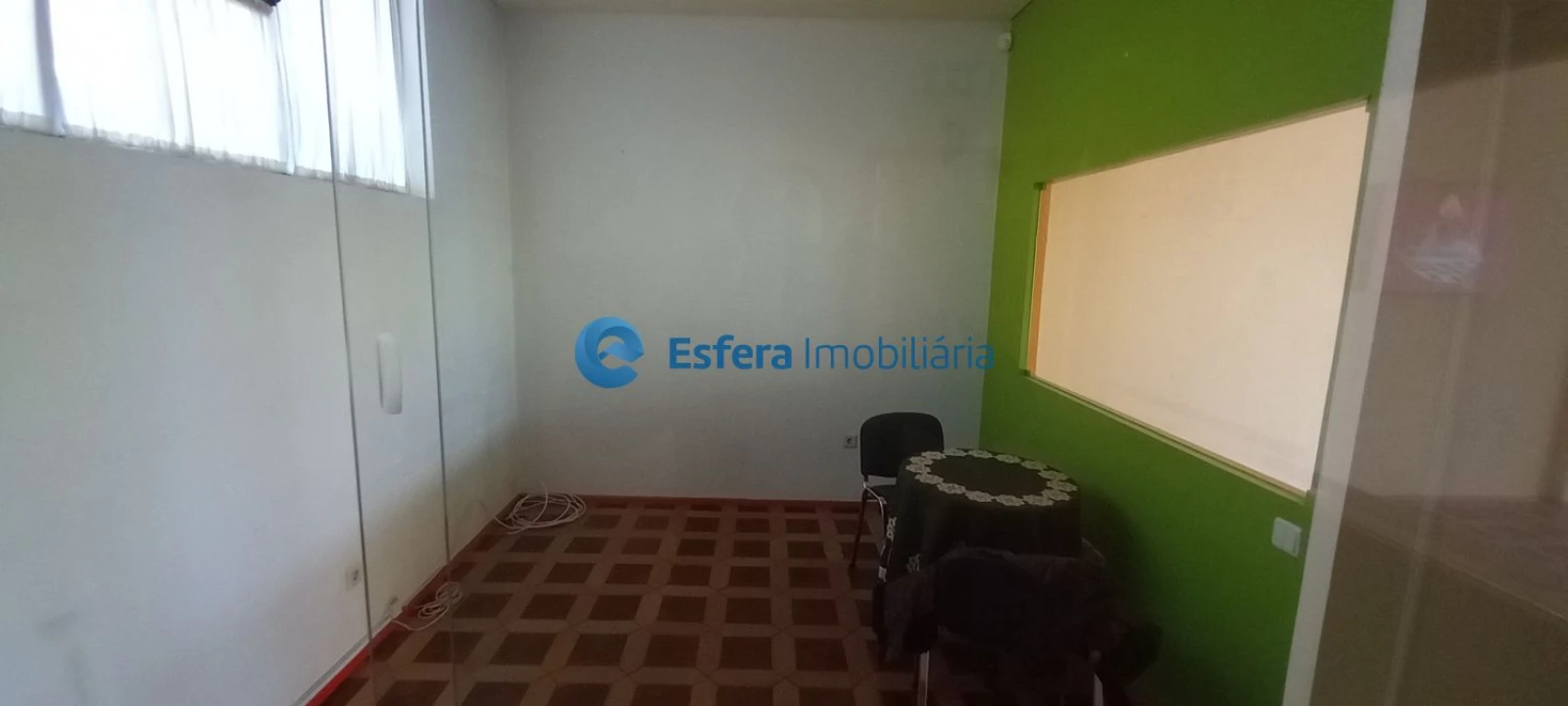 Loja para Venda em Alfena Foto 13