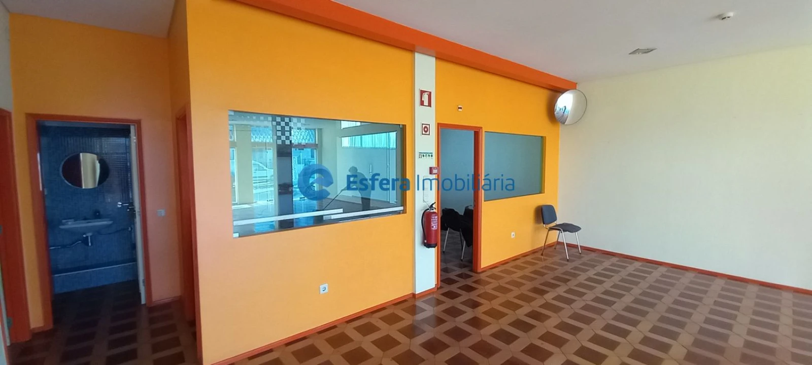 Loja para Venda em Alfena Foto 8