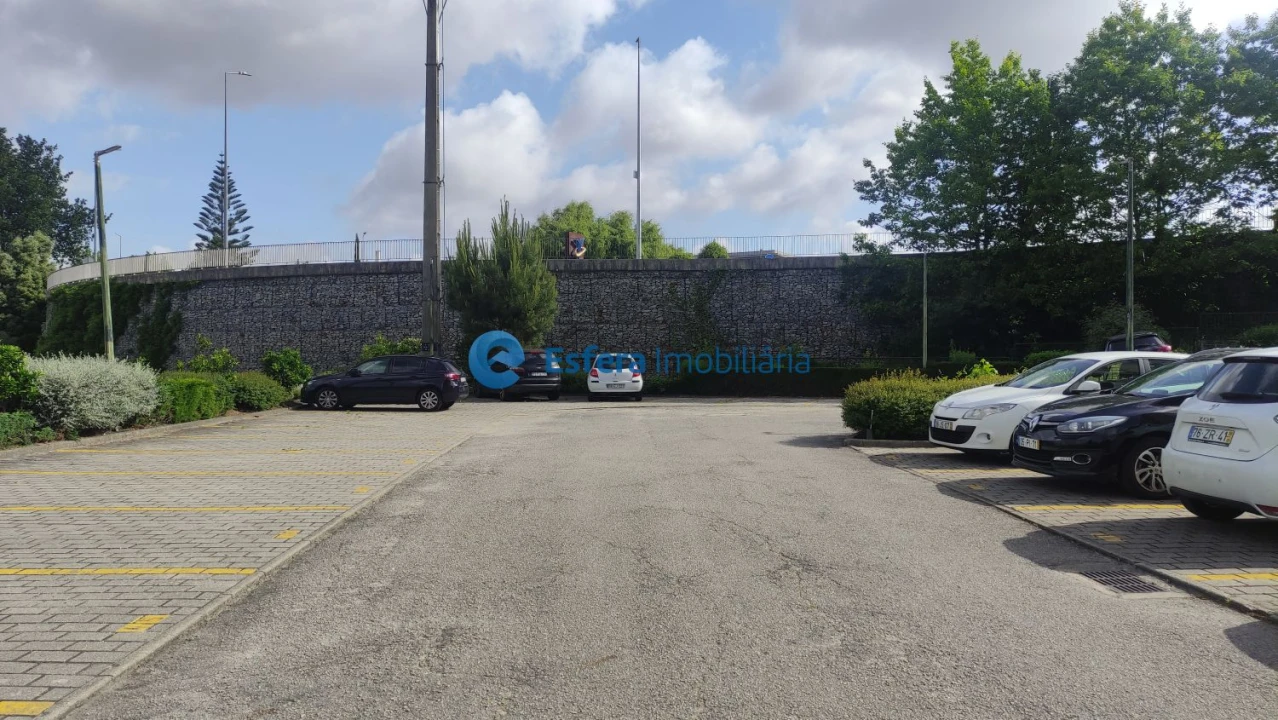 Loja para Arrendamento em Cidade da Maia Foto 11