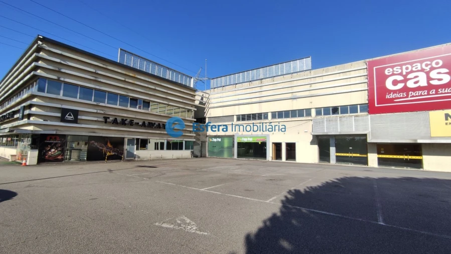 Loja para Arrendamento em Castêlo da Maia Foto 1