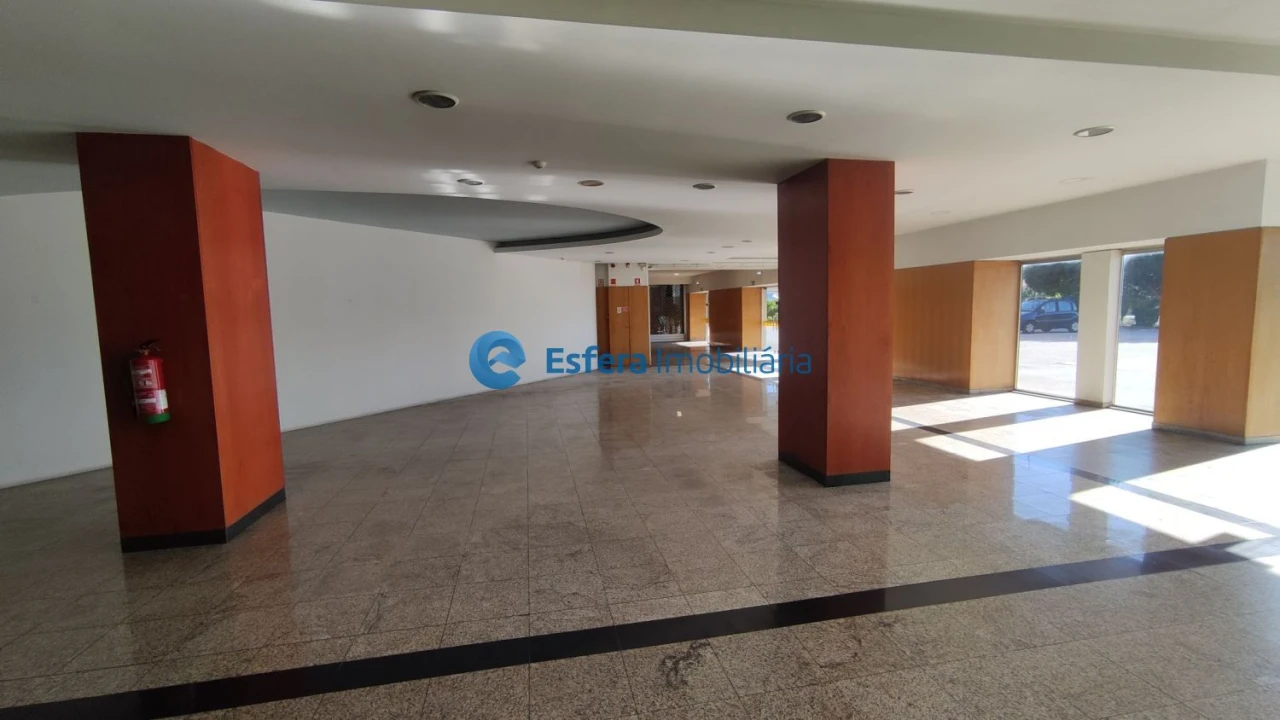 Loja para Arrendamento em Castêlo da Maia Foto 11