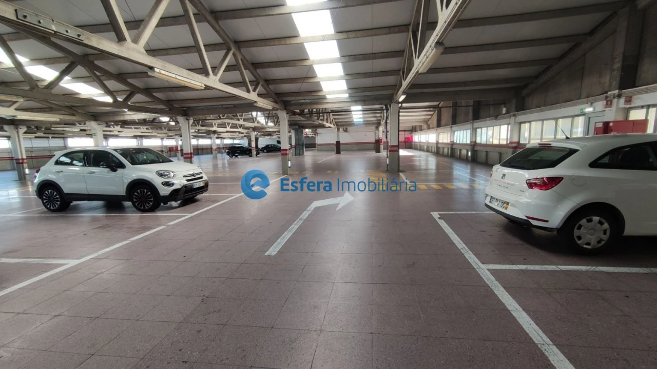 Loja para Arrendamento em Castêlo da Maia Foto 7