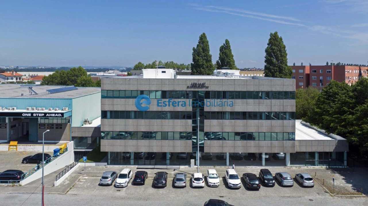 Loja para Arrendamento em Perafita, Lavra e Santa Cruz do Bispo Foto 1